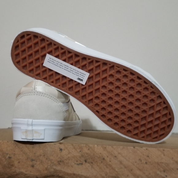 NEW! Vans Cream Checkered Old Skool Sneakers Sz 7.5 NWT - Picture 3 of 9